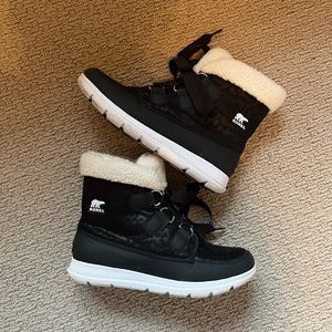 Sorel Out and About Leopard print boots size 9